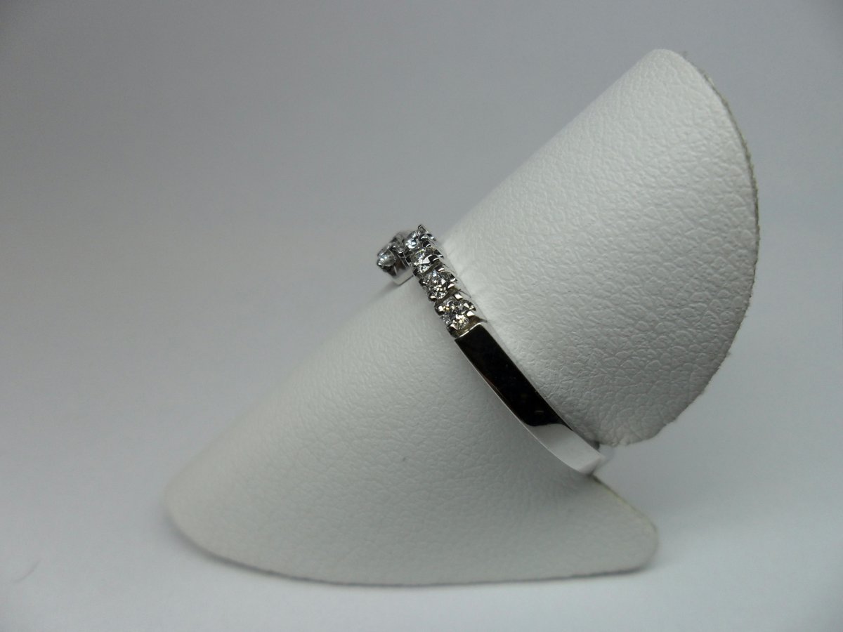 Twisted alliance ring